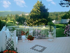 Courtyard - Ferienwohnung An den Kurwiesen (Masserberg)