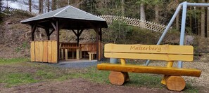 Children's play area - outdoor - Ferienwohnung An den Kurwiesen (Masserberg)