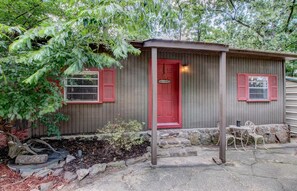 Exterior - Lakefront Cabin (Higden)