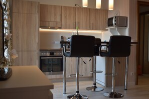 Condo | Opções para refeição no quarto