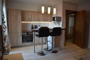 คอนโด | ครัวส่วนตัว | ตู้เย็นขนาดใหญ่, ไมโครเวฟ, เตาอบ, เครื่องล้างจาน