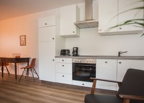 Apartment | Eigene Küche | Großer Kühlschrank, Ofen, Herdplatte, Geschirrspüler