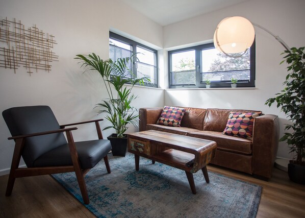 Apartment | Wohnbereich | Fernseher