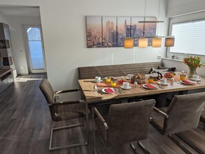 Apartment | In-room dining - Ferienwohnungen Citylight Winterberg (Winterberg)
