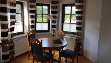 Appartement | Dineren op de kamer