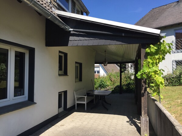 House | Terrace/patio