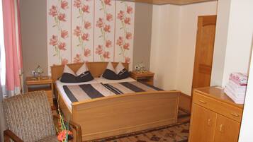 Double Room | Free WiFi, bed sheets