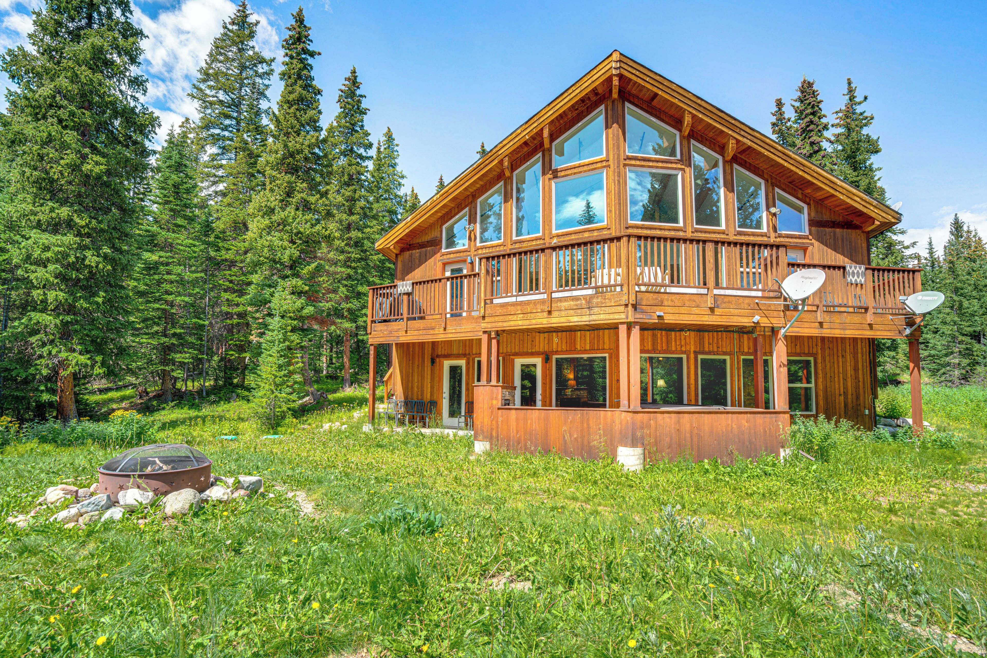 Pristine Breckenridge Home w/ Hot Tub & Mtn Views!