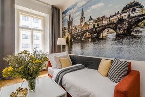Apartemen Klasik | Area keluarga | Smart TV, Netflix, dan layanan streaming