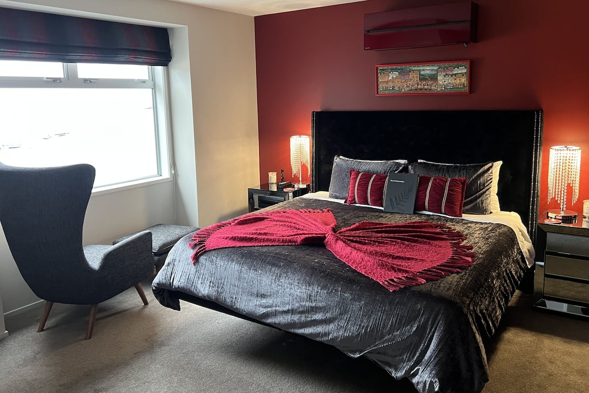 Panorama studio suite | Een kluis op de kamer, individueel gedecoreerd, individueel gemeubileerd