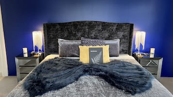 Signature Studio Suite | In-room safe, individually decorated, individually furnished