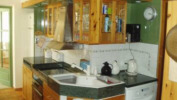 Réfrigérateur, four, plaque de cuisson, lave-vaisselle