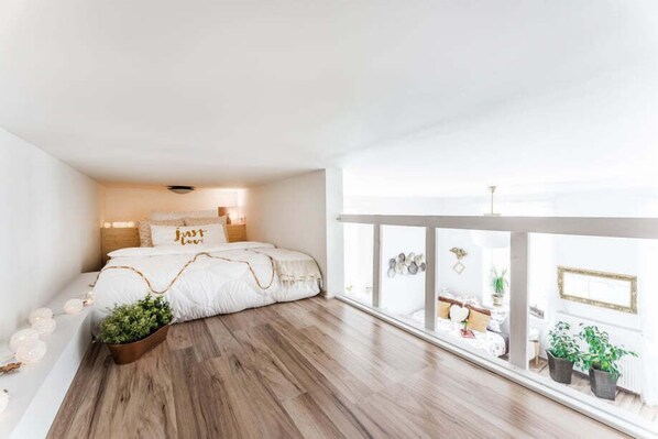 Leilighet – comfort | Individuelt dekorert, individuelt innredet og skrivebord