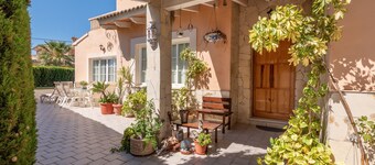 Villa "Son Ferrer" with Garden, Pool, Wi-Fi and Air Conditioning