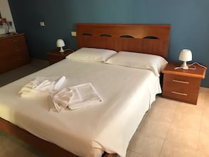 6 camere, ferro/asse da stiro, Wi-Fi gratuito, lenzuola