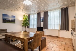 TV - Stylish Holiday Apartment "Tuna" in Old Building Villa, with Mountain View (Sigmarszell)