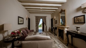 Lobby sitting area - B&B Donna Carolina Luxury Rooms (Cefalù)