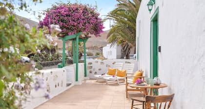 Rustic Holiday Home "Casa Rural Tamia" with Terrace and Mountain View, Wi-Fi