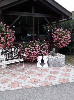 Terrace/patio - Gerda's Ferienhäuser (Eppenschlag)