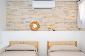 2 chambres, fer et planche à repasser, Wi-Fi gratuit, draps fournis