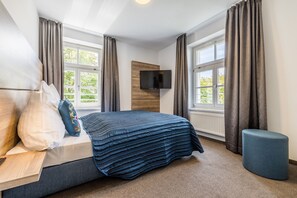 Junior Suite | Desk, soundproofing, free WiFi, bed sheets - Hotel Gasthaus Alter Schlachthof (Regensburg)