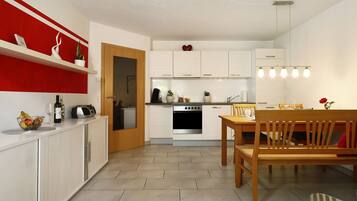 Fridge, microwave, oven, stovetop