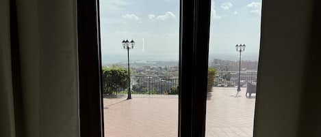 Superior Double Room, Pool View | City view