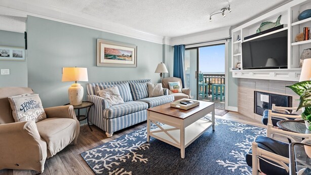 Smart TV, books - Beautifully furnished condo across the street with great ocean views (Myrtle Beach)