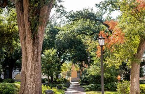 Property grounds - Central Historic District Condo Steps to Everything by Lucky Savannah (Savannah)
