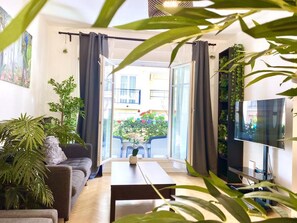 TV, Netflix, streaming services