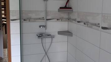 Appartement | Douche de la salle de bain