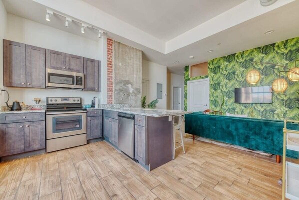 Fridge, microwave, oven, stovetop