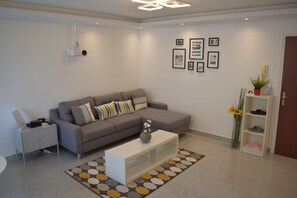 TV - Beautiful F3 apartment - 63m2 - 50m from RER A station (Bussy-Saint-Georges)