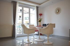 Dining - Beautiful F3 apartment - 63m2 - 50m from RER A station (Bussy-Saint-Georges)