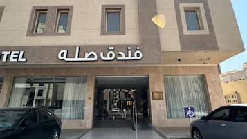 واجهة المنشأة