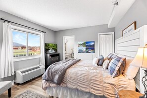 2 bedrooms, free internet, bed sheets