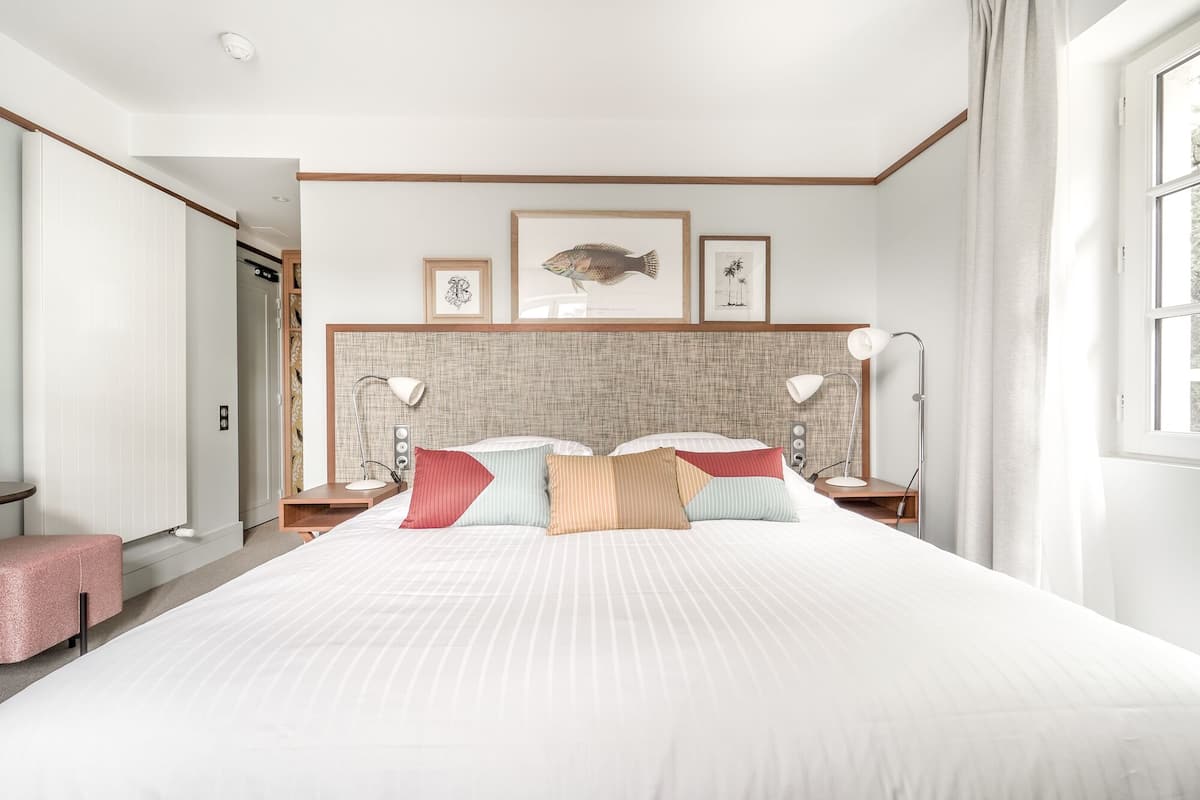 Superior kamer | 1 slaapkamer, luxe beddengoed, pillowtop-bedden, een minibar