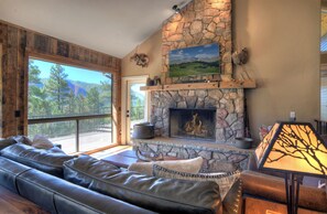 Televisión, chimenea