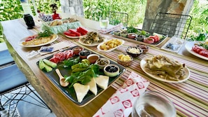 Free daily local cuisine breakfast - Dedehan Retreat Otel (Fethiye)