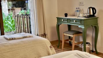 Classic Twin Room, Mountain View | Premium bedding, in-room safe, desk, soundproofing