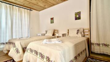 Classic-værelse med 2 enkeltsenge - bjergudsigt | Premium-sengetøj, pengeskab på værelset, skrivebord, lydisolering