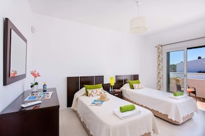 4 chambres, fer et planche Ă repasser, Wi-Fi, draps fournis