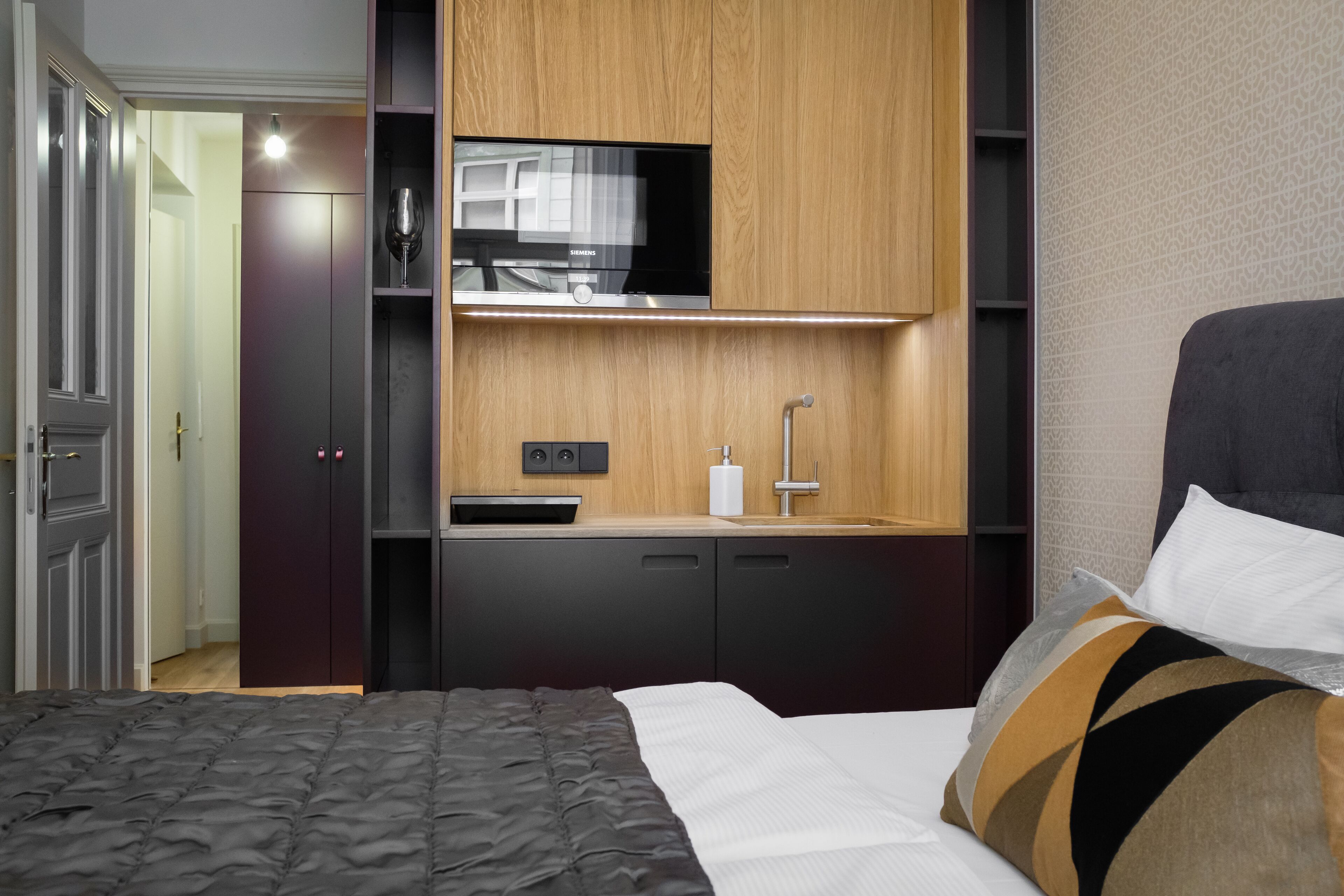 Luxury Kitchens Nottingham Reviews: Stunning Designs & Top Ratings