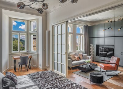 MN6 Luxury Suites by Adrez Living