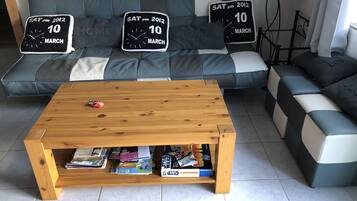 TV connectée, jeux vidéo, lecteur de DVD, baby-foot