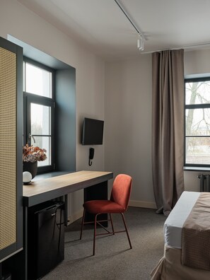 Deluxe Double or Twin Room | Desk, free WiFi