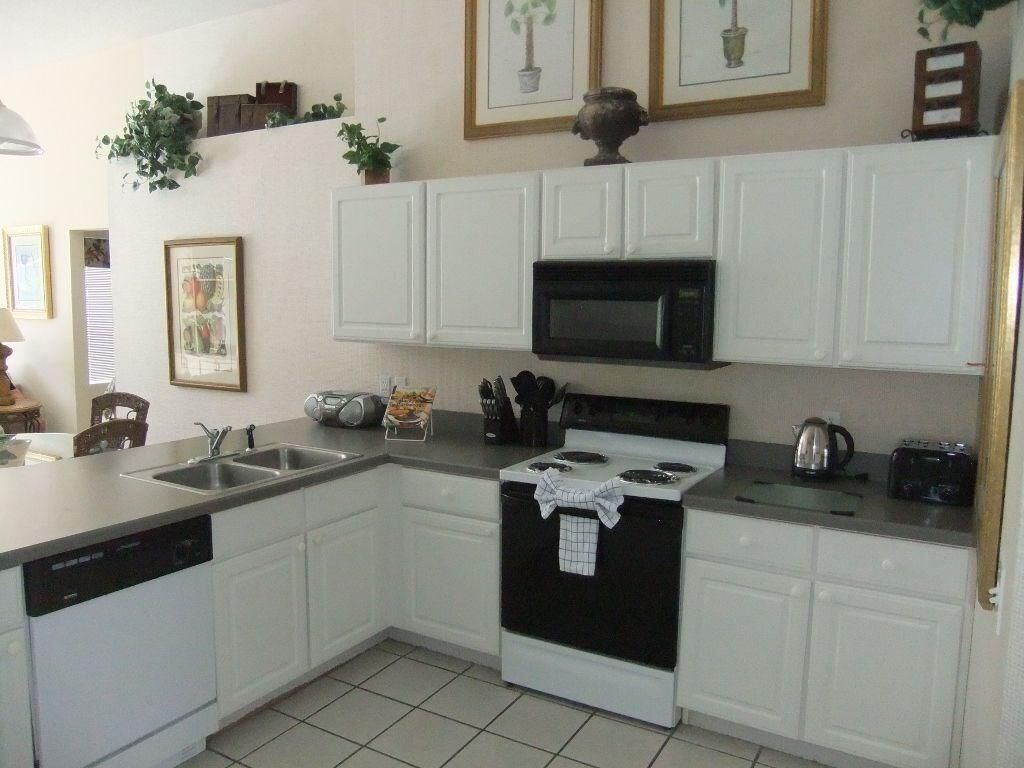 House, Multiple Beds (Ref 07 Modern 5 Bed villa with own po) | Private kitchen