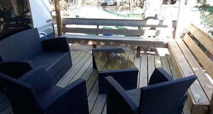 Charming fully-equipped caravan in Porto Vecchio by the sea