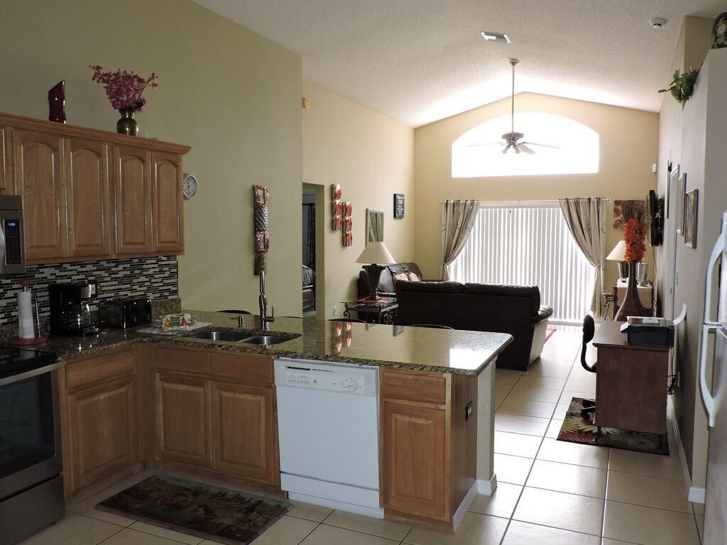 Villa, Multiple Beds (Ref E Luxury 4 Bed Villa with private) | Private kitchen