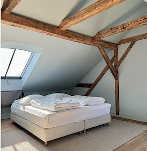 6 bedrooms, desk, travel cot, free WiFi - Entire Historic Captain's House - 6 Bedrooms (Fehmarn)